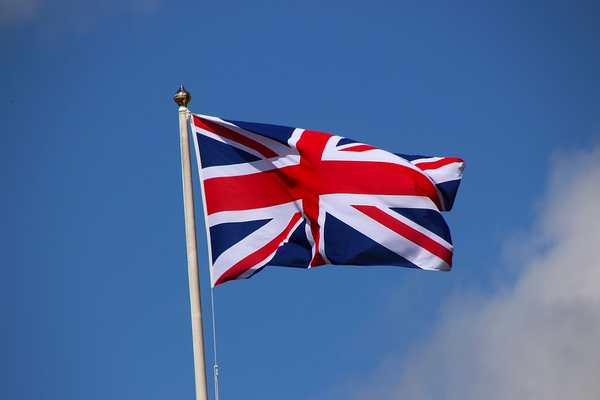 Eski İngiltere Başbakanı Cameron, yeni Dışişleri Bakanı oldu