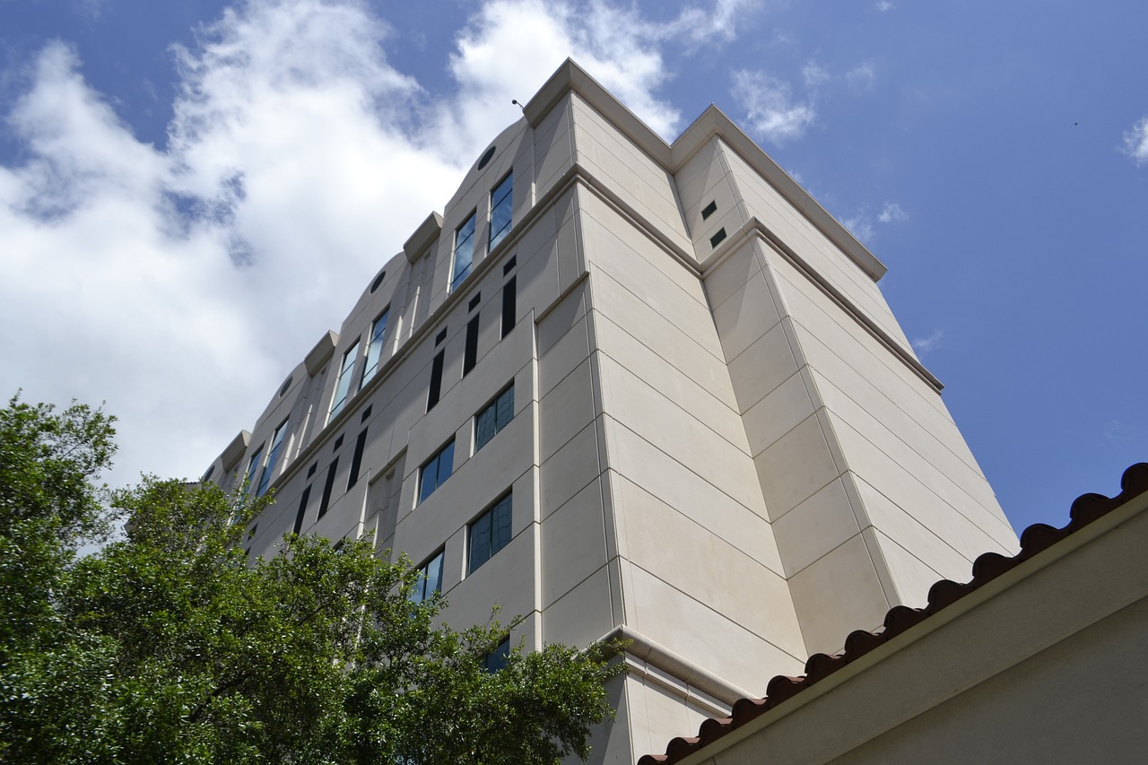 İsrail güçleri Şifa Hastanesi’nin müdürünü tutukladı