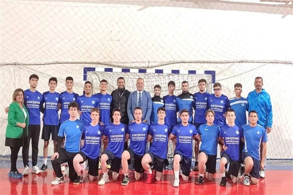 Eskişehir Büyükşehir’in kulüplere ziyaretleri devam ediyor