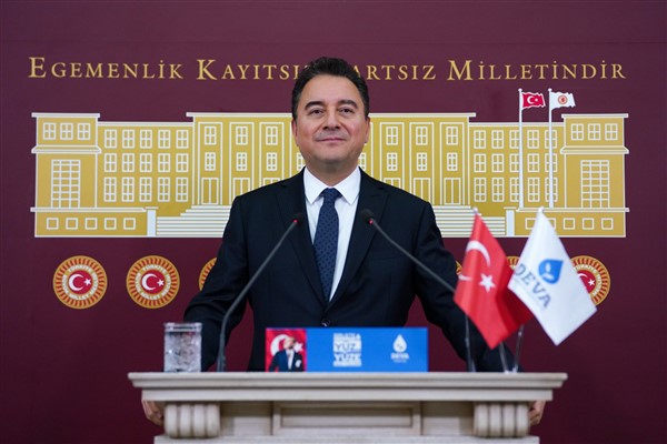Babacan: “Tarihte görülmemiş bir skandalla karşı karşıyayız”
