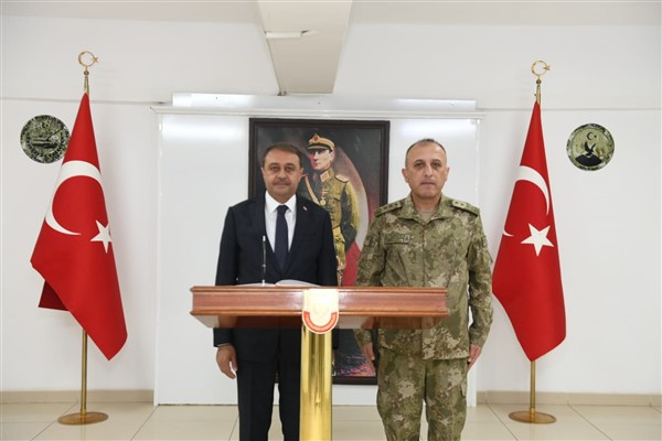 Şanlıurfa Valisi Şıldak, Suriye sınır hattında incelemelerde bulundu