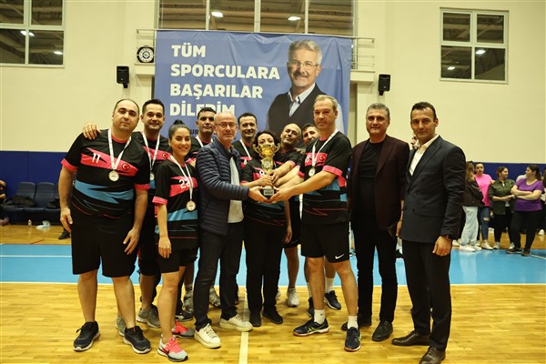 Nilüfer’de turnuvanın şampiyonu Zabıta Müdürlüğü oldu