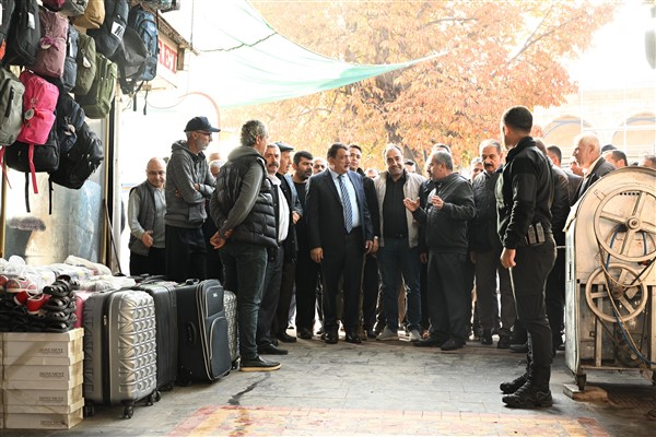 Başkan Gürkan, Mısır Çarşısı esnafıyla bir araya geldi