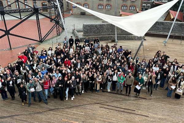 İzmir’in mahallelerinde dayanışma var