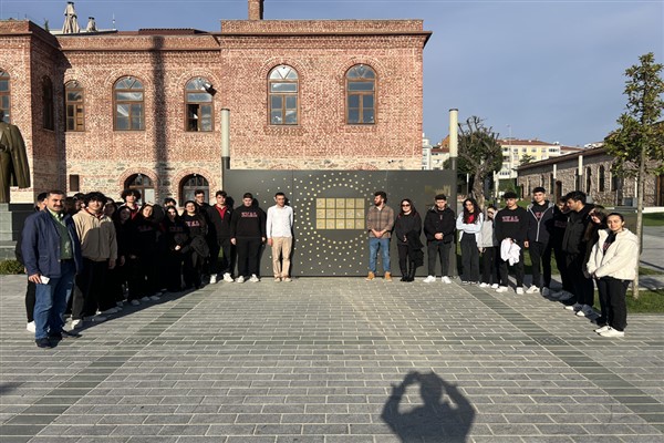 Gençler Zeytinburnu’nda tarihin izinde