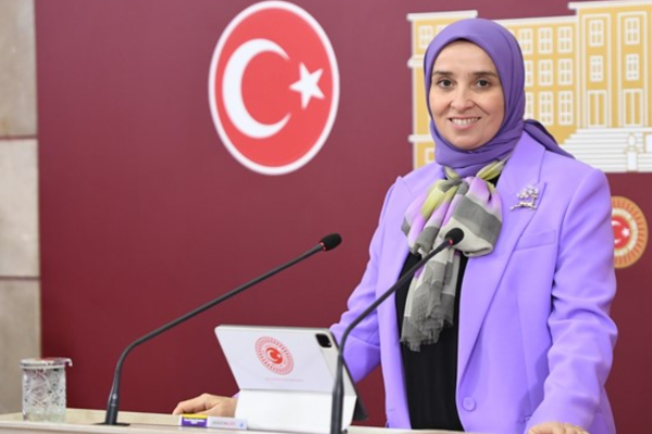 Esen: “Biz kadınlar sadece oy vermiyoruz, oy da istiyoruz”