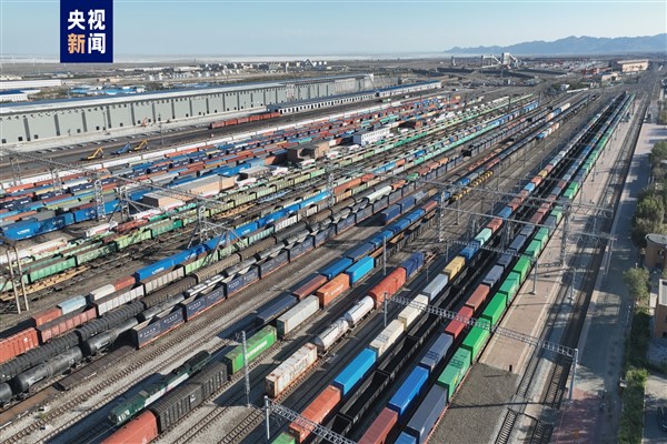 Alashankou’dan geçen Çin-Avrupa yük tren seferlerinin sayısı 6 bini aştı