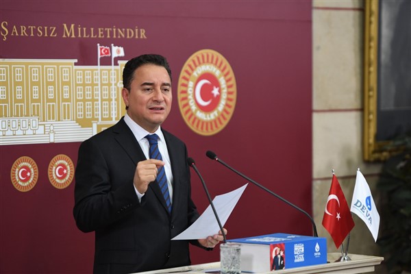 Babacan: “İstediğiniz kadar Körfez ülkelerinden para isteyin dökme suyla değirmen dönmez”