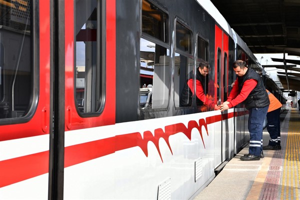 İzmir Büyükşehir Belediyesi’nden İzmir Metro açıklaması