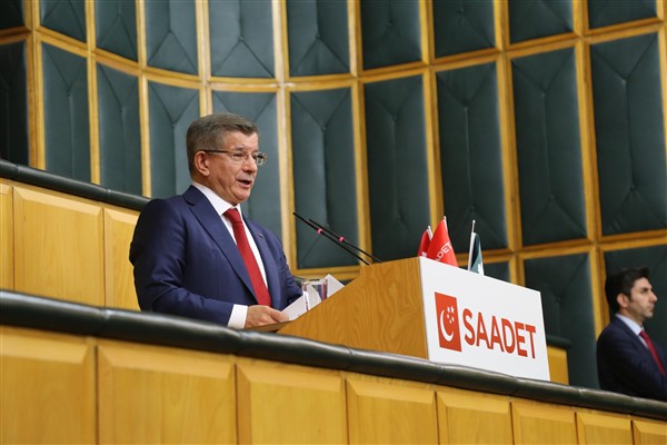 Davutoğlu: “Gazzeli kardeşlerimiz asla yalnız değildir”