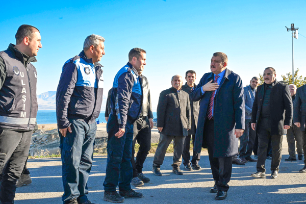 Başkan Gürkan, Atabey Feribot İskelesi’nde incelemelerde bulundu
