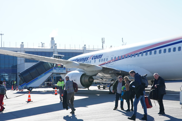 Çek Cumhuriyeti’nden charter seferi ile yabancı turist kafilesi Kayseri’ye geldi