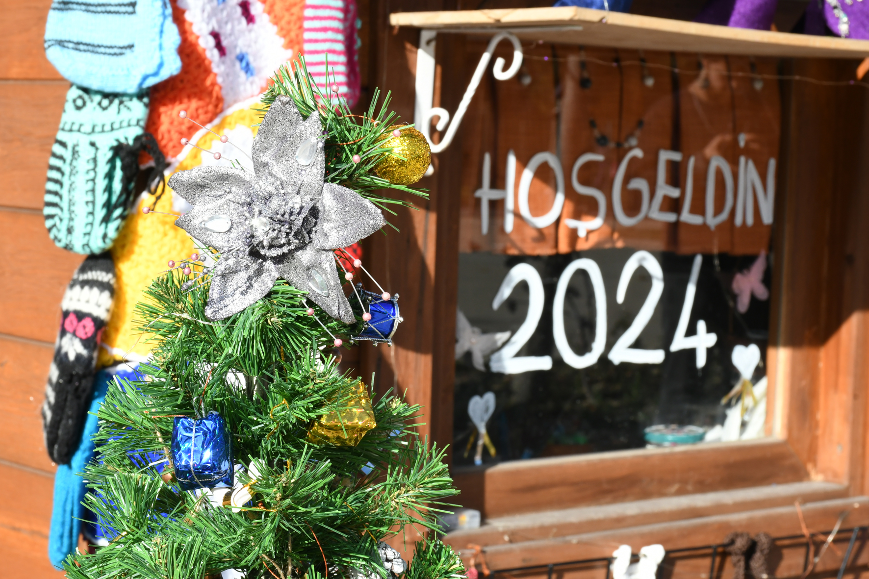 Yeni yıl konseptli ürünler Küçükçekmece Hünerli Eller Çarşısı’nda