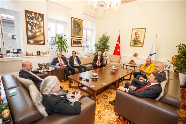 Dernek temsilcilerinden Başkan Soyer’e ziyaret