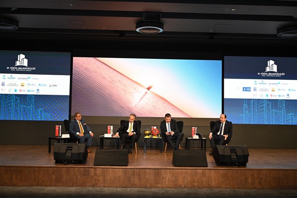 Başkan Altay 2. Yerel Yönetimler Zirvesi’nde konuştu