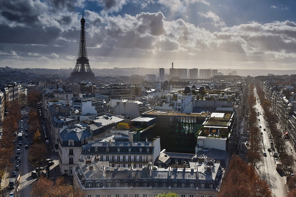 Macron’dan Paris’teki saldırıya ilişkin açıklama