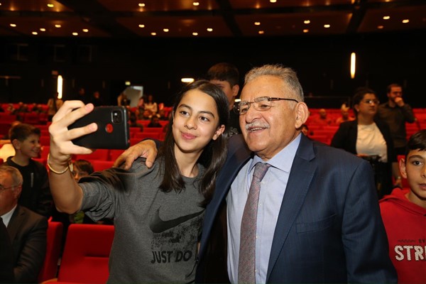 Vali Çiçek ve Başkan Büyükkılıç, Engelliler Günü etkinliğine katıldı