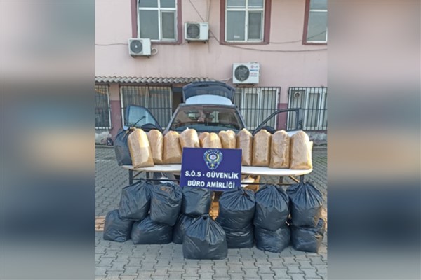 Şanlıurfa’da durdurulan araçta 250 kilo kaçak tütün ele geçirildi