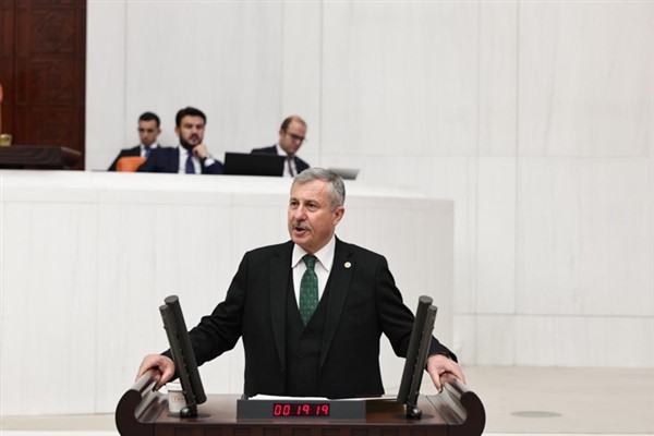 Özdağ, Türkiye’nin sığınmacı anlaşmalarını güncellemeye yönelik girişimlerini eleştirdi