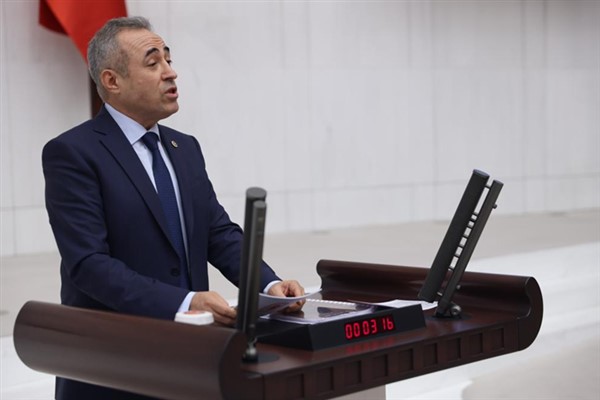 Karatutlu: “Bir yıl içerisinde evlerinizi yapacağız’ denildi, onda biri yapılmadı”