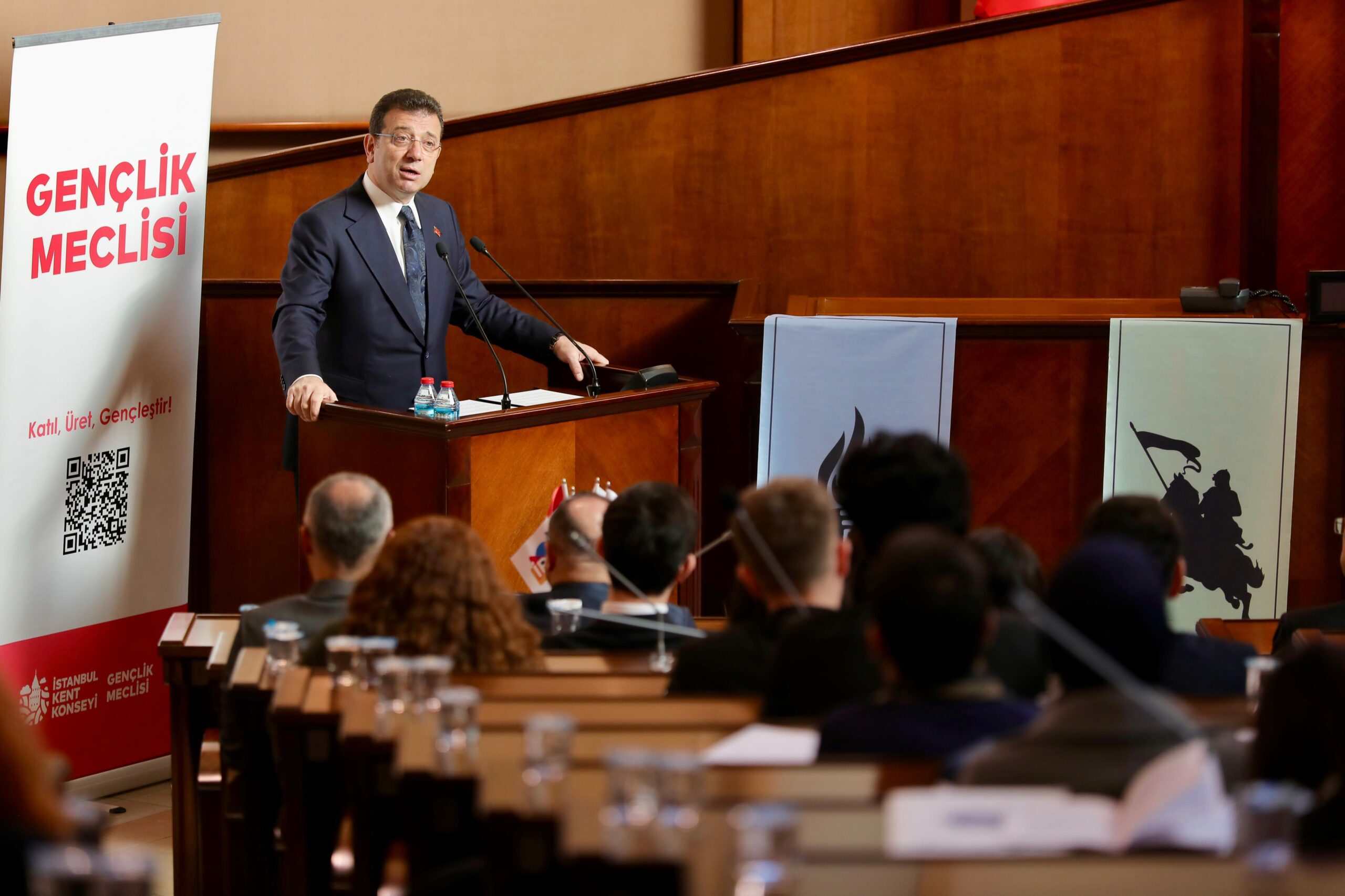 İmamoğlu: “Yaptığımız her işin altyapısında gençlerin bakış açısı var”