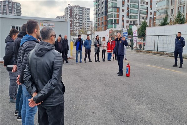 Konteyner kentlerde kalanlara yangın eğitimi