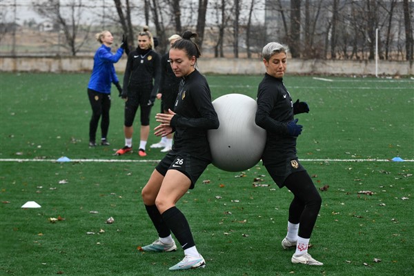 FOMGET’li futbolculardan Başkentli taraftara çağrı