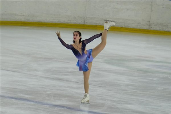 İzmir’in buz pateni sporcuları kente madalyalarla döndü