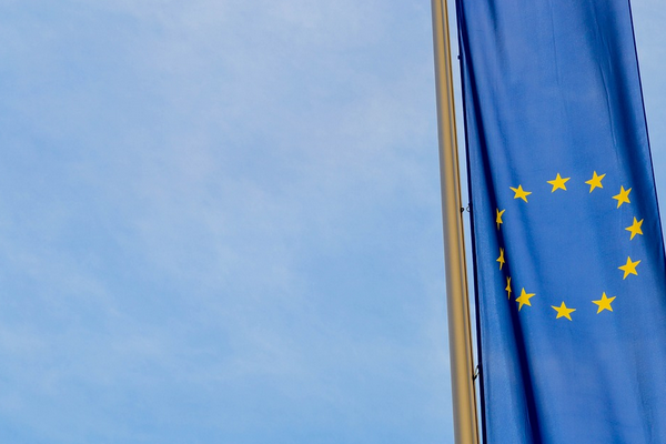 Leyen: “Bu karanlık, soğuk aylarda Ukrayna’ya ışık getiriyoruz”