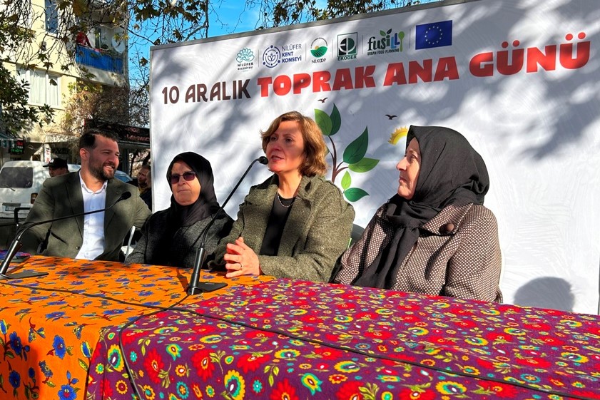 Nilüfer’de Toprak Ana Günü’nde toprağın bereketi le alındı