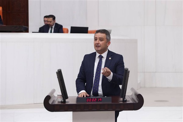 Şahin: “Vatandaş sizden Ak Partili öğretmen istemiyor, sizden liyakatli öğretmen istiyor”