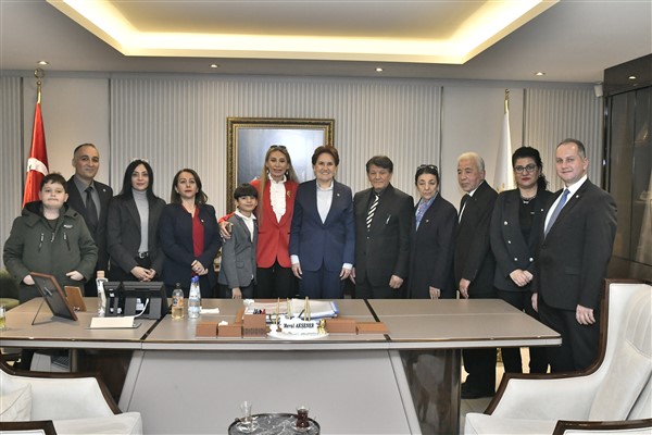 Akşener,  İzmir Dernekleri Konfederasyonu heyetini kabul etti