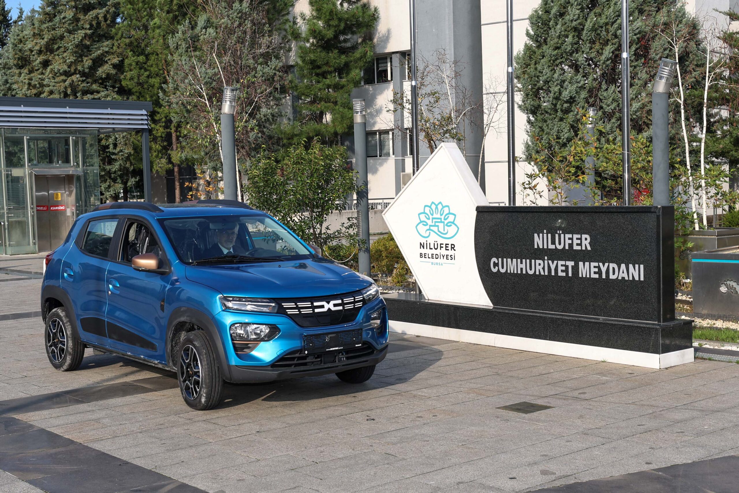 Nilüfer Belediyesi araç filosunu elektrikli araçlarla yeniledi