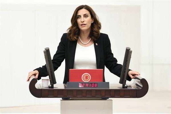 DEVA Partili Rızvanoğlu, mikroplastik kirliliğini Bakan Yumaklı’ya sordu