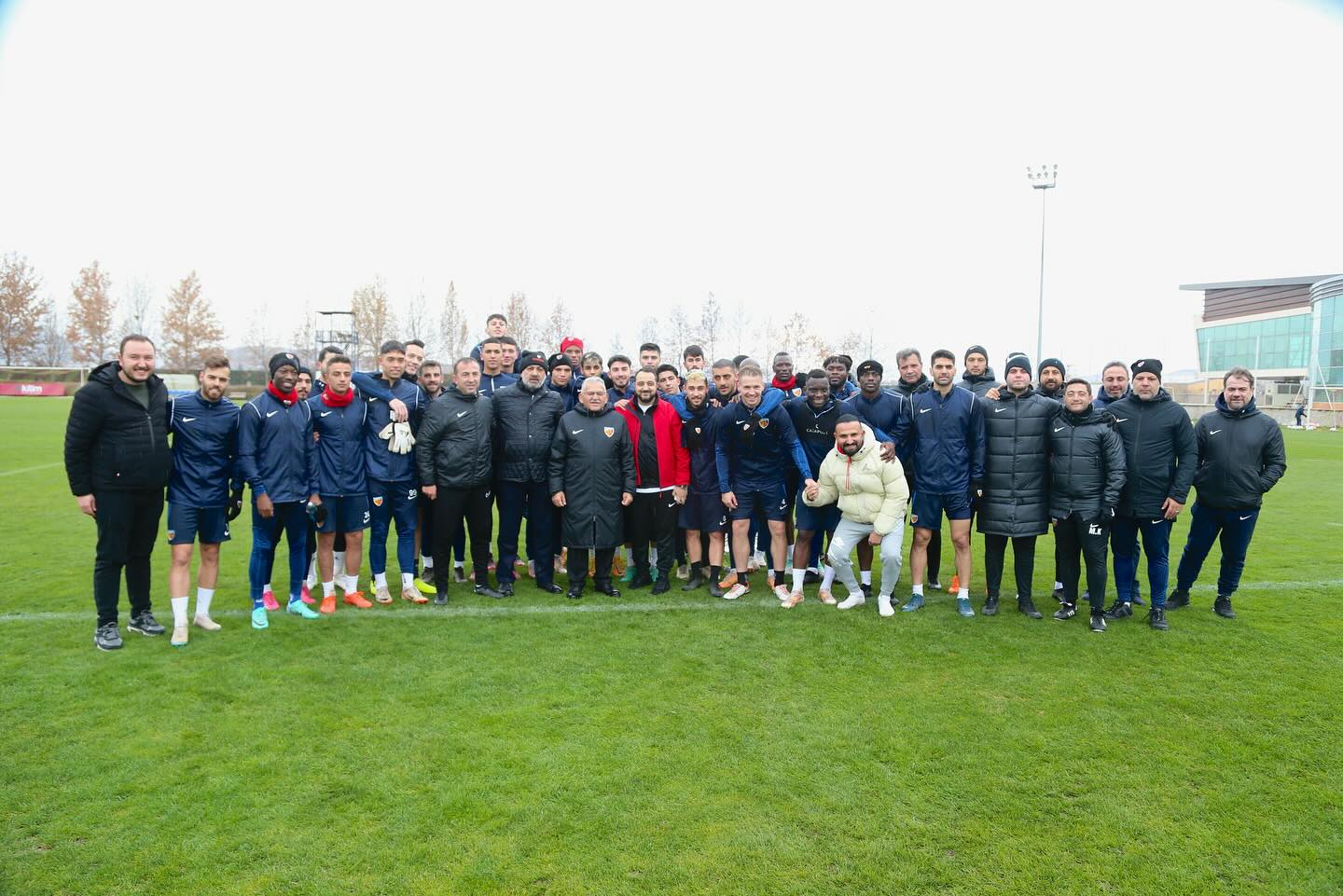 Başkan Büyükkılıç, Fenerbahçe maçı öncesi Kayserispor’u ziyaret etti