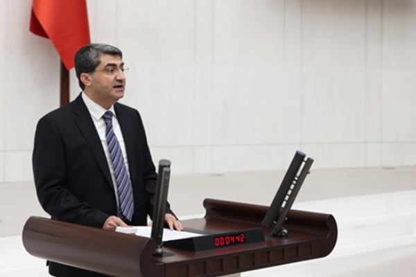 Ekmen: “Asgari ücretliye fedakârlık dayatan iktidar israfa son versin”