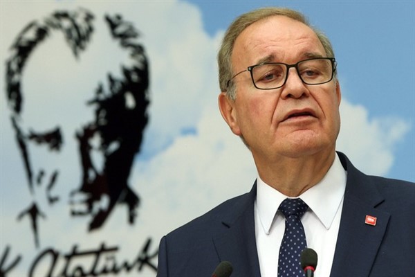 Öztrak: “Tek kişilik hükümet, ülkeye de gençlere de gün yüzü göstermiyor”