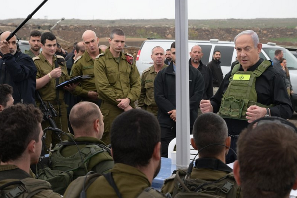 Netanyahu: “Terör örgütünün onlarca militanı güçlerimiz karşısında boyun eğiyor”
