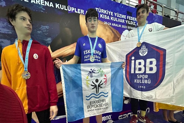 Refik Özdemir yüzmede Türkiye 2’ncisi oldu