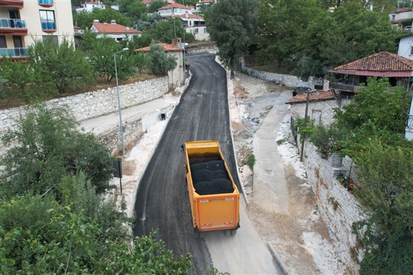 Muğla Büyükşehir Belediyesi’nden yollara 998 milyonluk yatırım