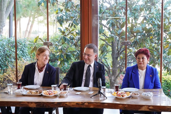 Başkan Çalık, kadın girişimcilerle buluştu