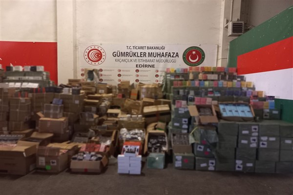 Kapıkule Gümrük Kapısı’nda farklı türlerde kaçak eşyalar yakalandı