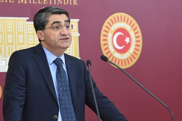 Ekmen: “Mersin, 2024 festival programında neden yok?”