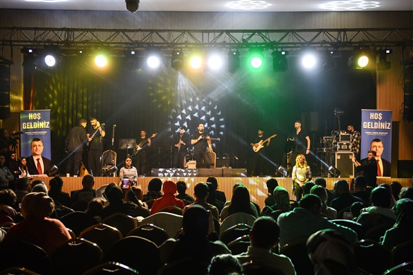 Esenyurt’ta Selçuk Balcı ile Karadeniz rüzgarı esti