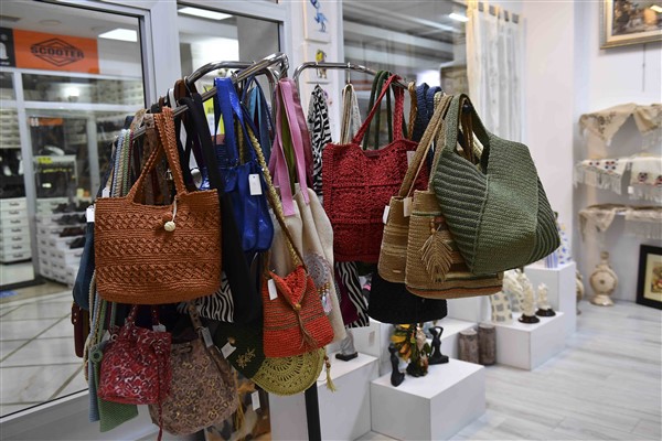 BELMEK kursiyerlerinin el emeği ürünleri beğeniye sunuldu