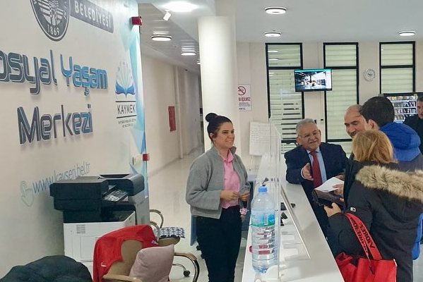 Başkan Büyükkılıç, Talas Sosyal Yaşam Merkezi’nde vatandaşlarla bir araya geldi