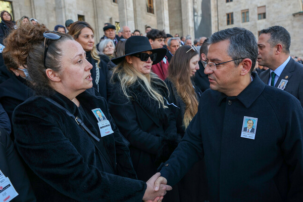 Özel, Yaşar Okuyan’ın cenaze törenine katıldı