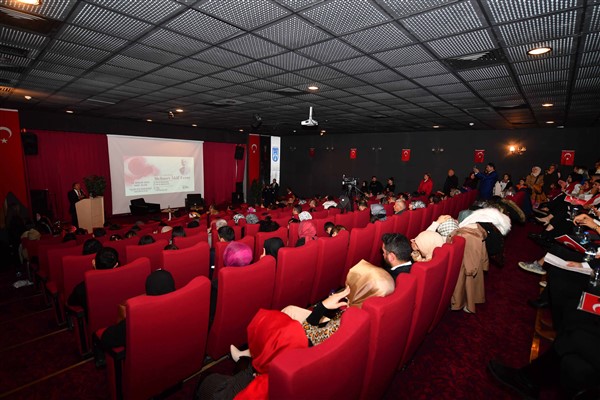 Prof. Dr. Çetin: “İstiklal Marşı bizim milli kimlik belgemizdir”