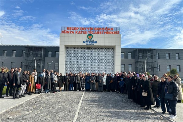 Malatya’da ziyaretçilere hayata geçirilen projelerle ilgili bilgiler verildi