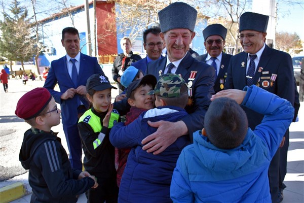 “Vatan ve Kahramanlık Buluşmaları Projesi” ile öğrencilerle gaziler bir araya geliyor
